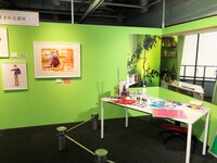 末次由紀の仕事場を再現したコーナー。