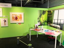 末次由紀の仕事場を再現したコーナー。