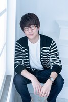 閣下アーサー役の花江夏樹。