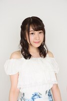 リネーア役の船戸ゆり絵。