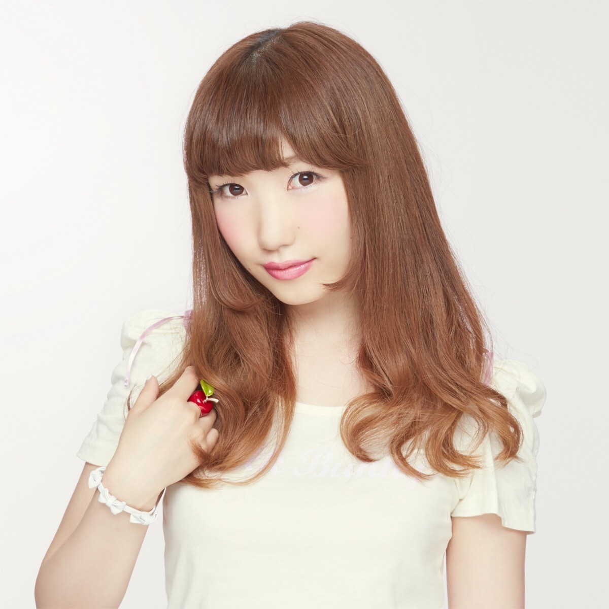 志百家美月役の内田彩。