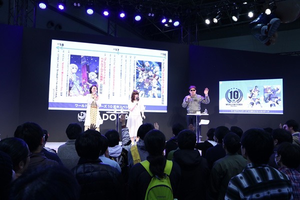 「ワールドウィッチーズ スペシャルステージ『Barかよ-ペテルブルグ基地酒保- 出張版』」の様子。