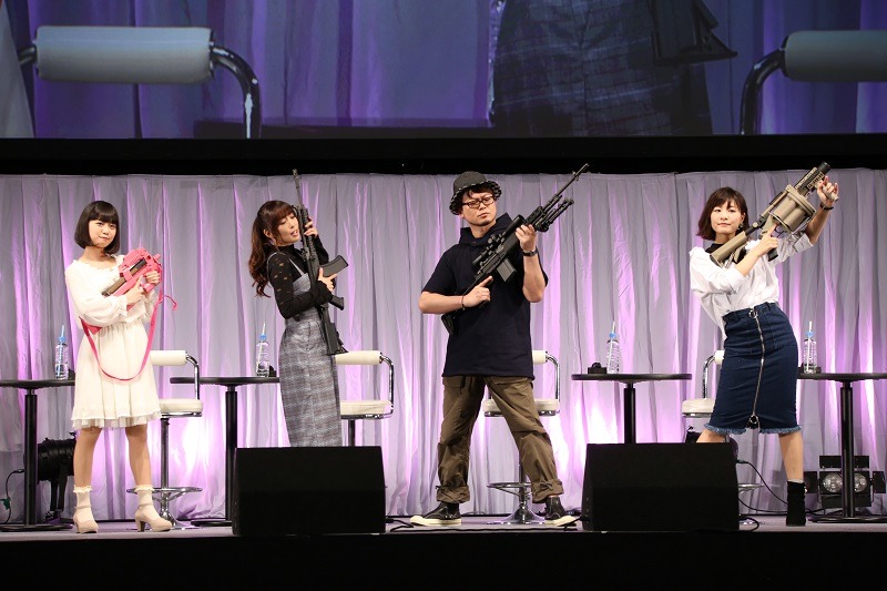 左からレン役の楠木ともり、ピトフーイ役の日笠陽子、エム役の興津和幸、フカ次郎役の赤﨑千夏。