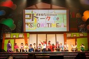 「おそ松さん on STAGE ～SIX MEN’S FESTIVAL～」の様子。