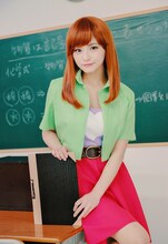 片岡沙耶演じる麻衣マチコのビジュアル。