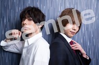 左から崎山つばさ、染谷俊之。