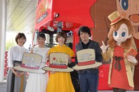 左から宮司愛海アナ、足立佳奈、花澤香菜、日野晃博社長、カトリー。
