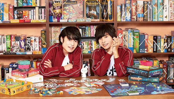 「ボドゲであそぼ」のビジュアル。左から堀江瞬、岡本信彦。