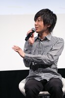 筒井光役の上西哲平。