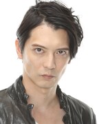 ヘルブラム役の窪寺昭。