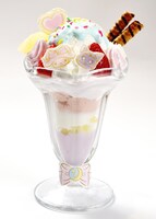 「ルナとマイメロディのなかよしパーラーパフェ」