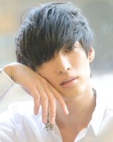 ヘンドリクセン役の輝馬。