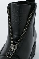 大洗女子学園モデルのブーツ。