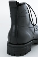 黒森峰女学園モデルのブーツ。