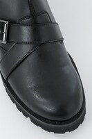 アンツィオ高校モデルのブーツ。