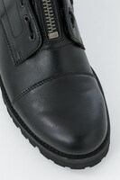 黒森峰女学園モデルのブーツ。