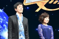 左から小山力也、山崎和佳奈。