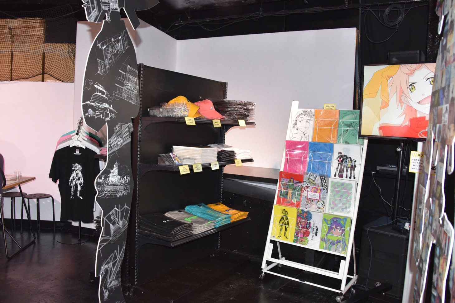 「フリクリクリ展」の様子。