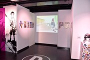 「フリクリクリ展」の様子。