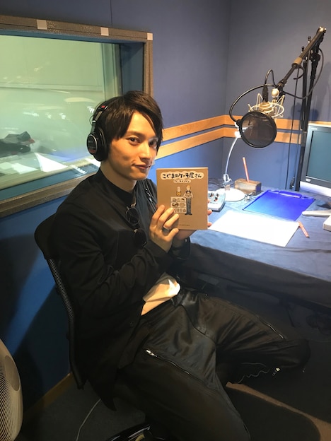 収録時のSKY-HI。