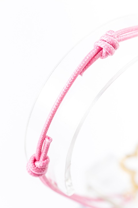 春組モデルのブレスレット。