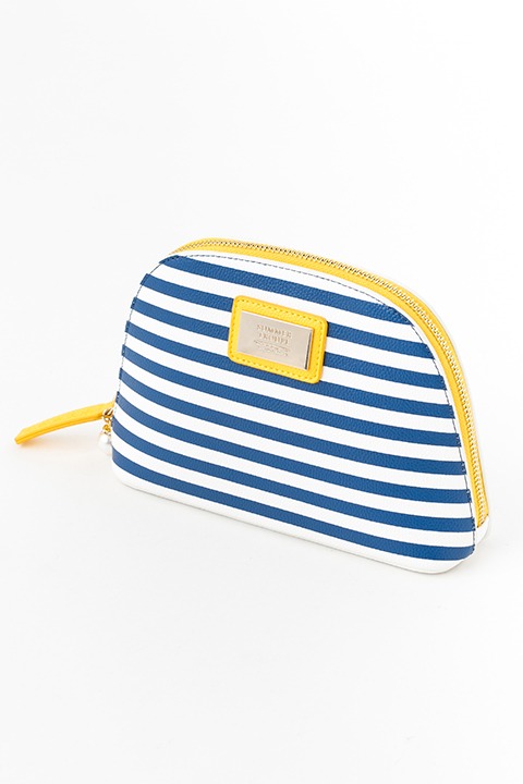 夏組モデルのポーチ。