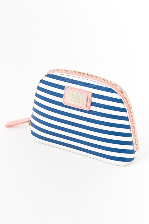 春組モデルのポーチ。