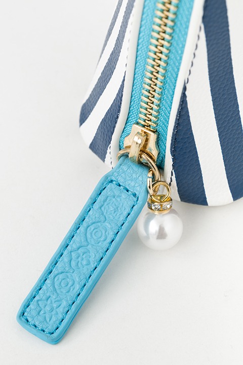 冬組モデルのポーチ。