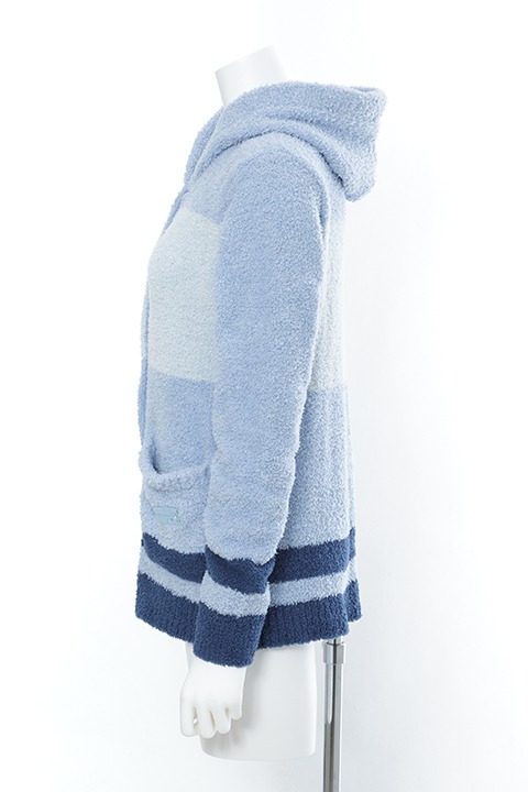 冬組モデルのルームウェア。