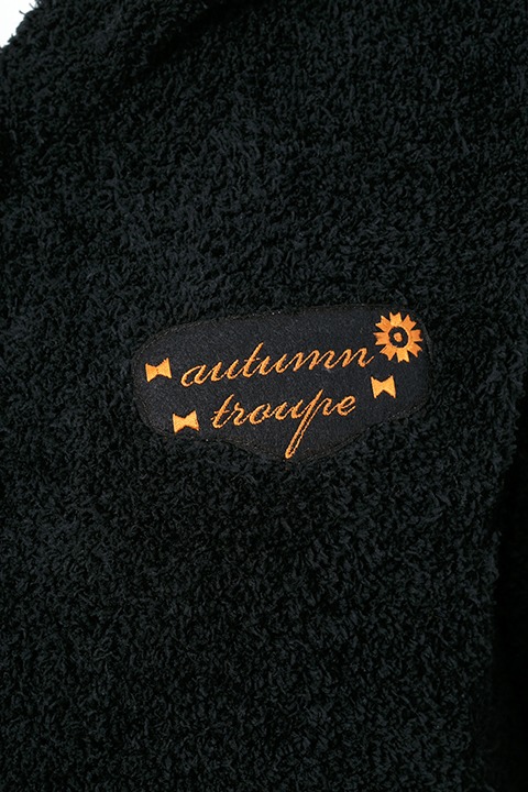 秋組モデルのルームウェア。