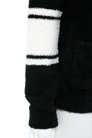 秋組モデルのルームウェア。