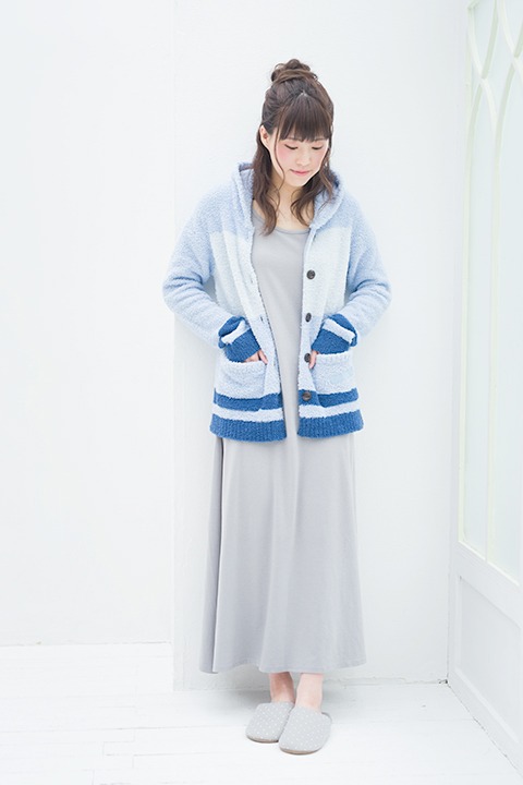 冬組モデルのルームウェア着用例。