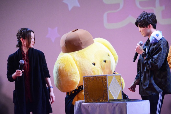 プレゼント抽選会の様子。