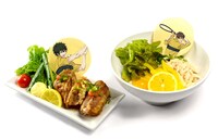 「柳、切原のさっぱりサラダフォーと焼肉カルビのせ特製いなり寿司セット」