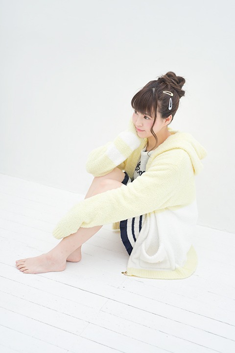 夏組モデルのルームウェア着用例。