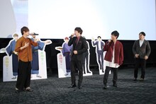 左から天崎滉平、小野大輔、山下大輝、米森裕人プロデューサー。