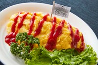 「侠客立ちのオムライス」