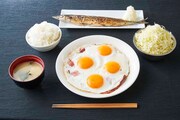 「山盛りのキャベツ…… ごきげんな朝飯ッッッッ!」
