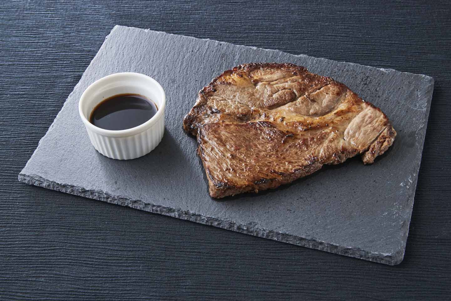 「地上最強の肉 ～ティラノサウルスのステーキ～」
