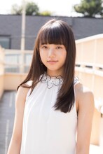 アオイ役の清原果耶。