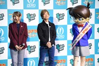 左から高山みなみ、古谷徹、コナン。