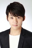 富士谷要一役の牧島輝。