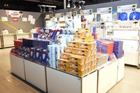 「名探偵コナン 科学捜査展～真実への推理（アブダクション）～」のグッズショップ。