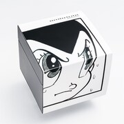 「鉄腕アトム」モデルのパッケージ。