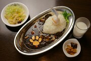 コラボカレーの一例（陽炎型航洋直接教育艦「晴風」カレー／横須賀海軍カレー本舗）。