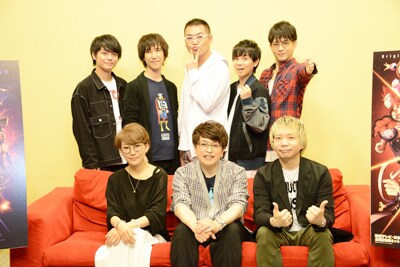 前列左から朴ろ美、緑川光、諏訪部順一。後列左から榎木淳弥、平川大輔、三宅健太、山下大輝、石川界人。