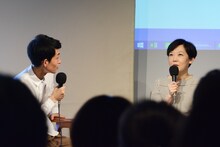 左から矢部太郎、近藤聡乃。