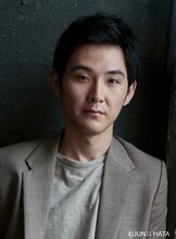 榊原正幸役の松田龍平。