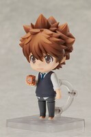 「ねんどろいど 沢田綱吉」にGOODSMILE ONLINE SHOP特典の「ボンゴレ匣（ボックス）＋持ち手」を使った様子。