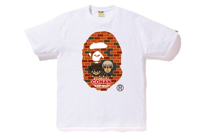 「名探偵コナン ゼロの執行人」とA BATHING APEのコラボによるTシャツの1種。